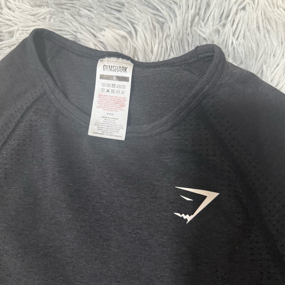 GYMSHARK VITAL CROP TOP - Picture 7 of 8